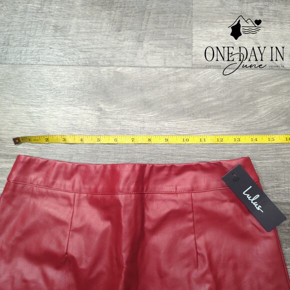 Lulus Faux Leather Mini Skirt Size S - Picture 3 of 5